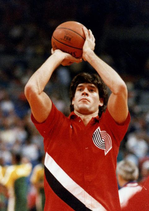 Fernando Mart�n fue el primer espa�ol en jugar en la NBA (Blazers 86/87) y el primero en ser seleccionado en el Draft de la NBA. Fue el n�mero 38 (segunda ronda) en 1985 y lo seleccionaron los New Jersey Nets.