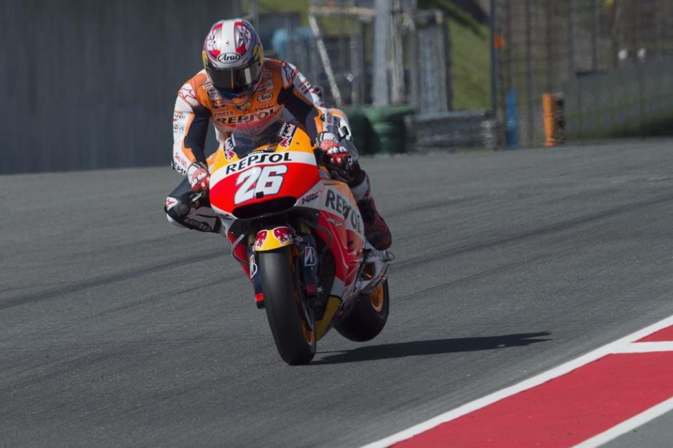 Espectacular frenada de Pedrosa durante la calificaci�n