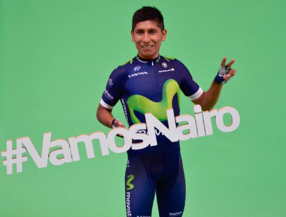 El Movistar Team seguir� luchando por todas las carreras a las que acuda en 2016 y lo har� con un maillot que cambia ligeramente al de este a�o con la marca patrocinadora m�s grande en el pecho y la parte blanca de las mangas.