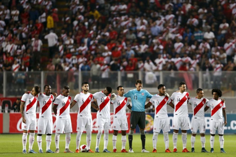 Minuto de silencio en el Per�-Paraguay de clasificaci�n para el pr�ximo Mundial.