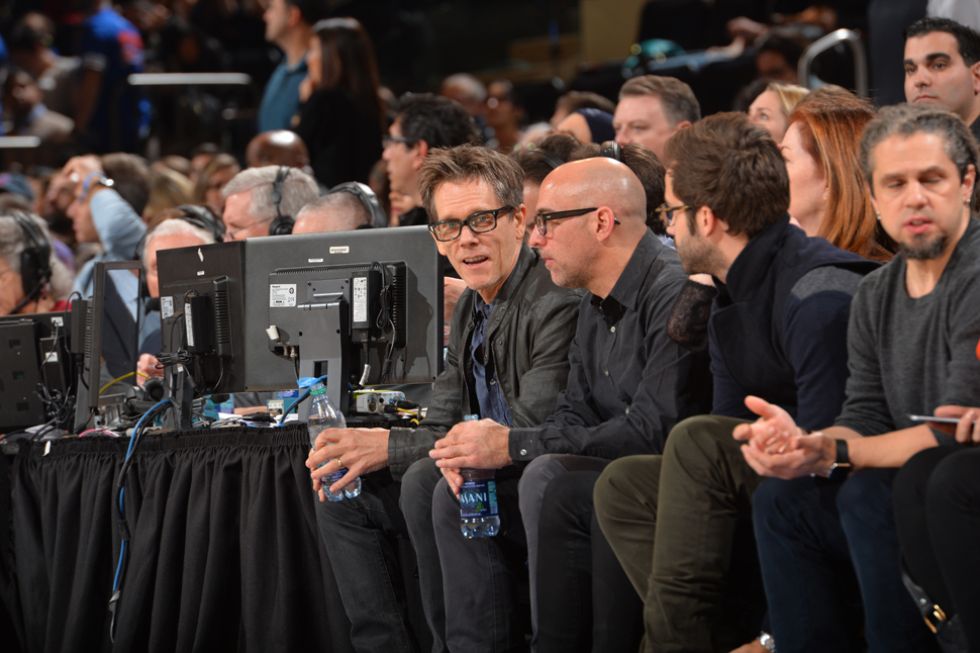 Kevin Bacon a pie de pista en el Madison Square Garden