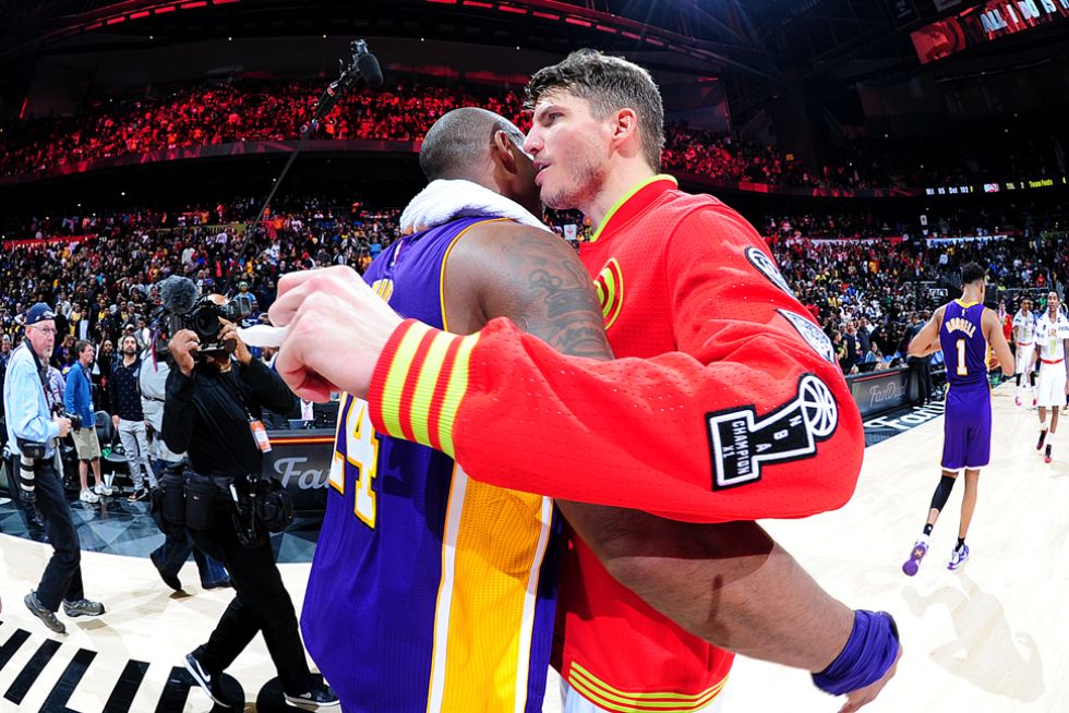 Kobe Bryant y Kyle Korver