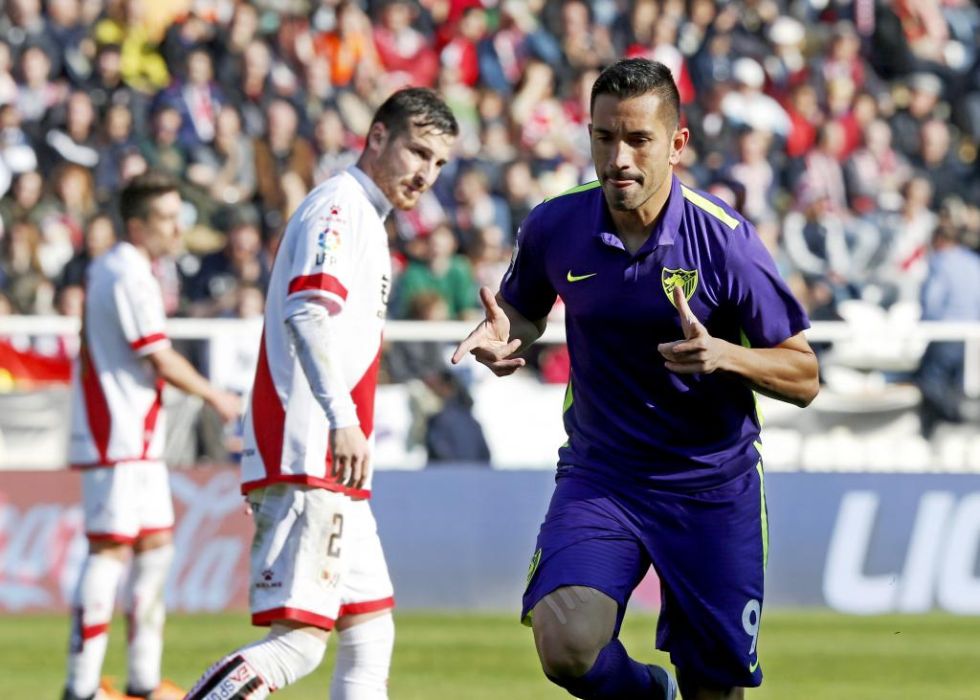 Charles celebra tras marcar a pase de Juankar.