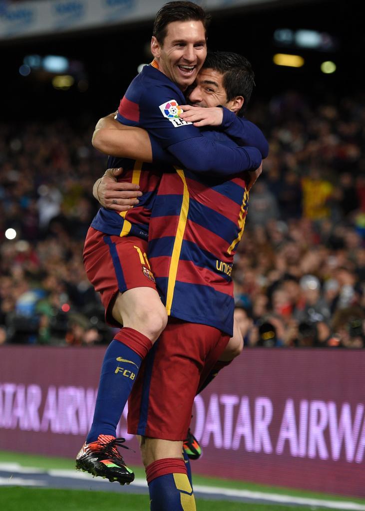 Messi se abraza con Su�rez tras marcar