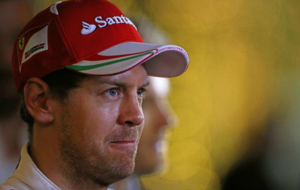 Sebastian Vettel, en el paddock del GP de Bahr�in 2016