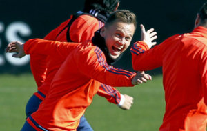 Cheryshev r�e durante un entrenamiento