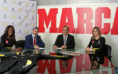 De izquierda a derecha, Aauri Bokesa, atleta; Jes�s Presa, dircom de...