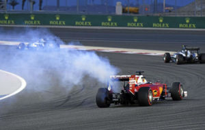 Vettel, en el momento de su rotura, en los proleg�menos del GP de...