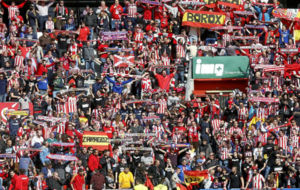 Grada del Vicente Calder�n llena durante un partido de Liga.