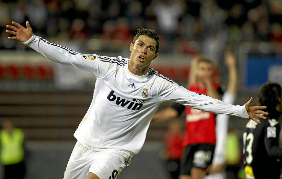 Cristiano con la primera equipaci�n en la temporada 2009-10