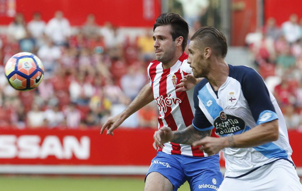 Cop y Albentosa, en una acci�n del partido.