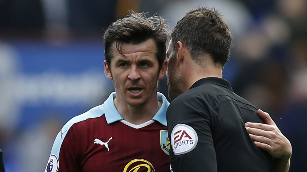 Joey Barton durante un partido de la Premier