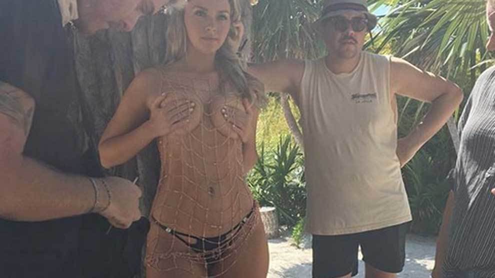 Camille Kostek publishes pictures of her SI swimsuit shoot