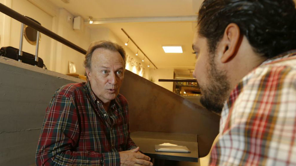 Guiilermo Garc�a, entrevistando a Aito Garc�a Reneses