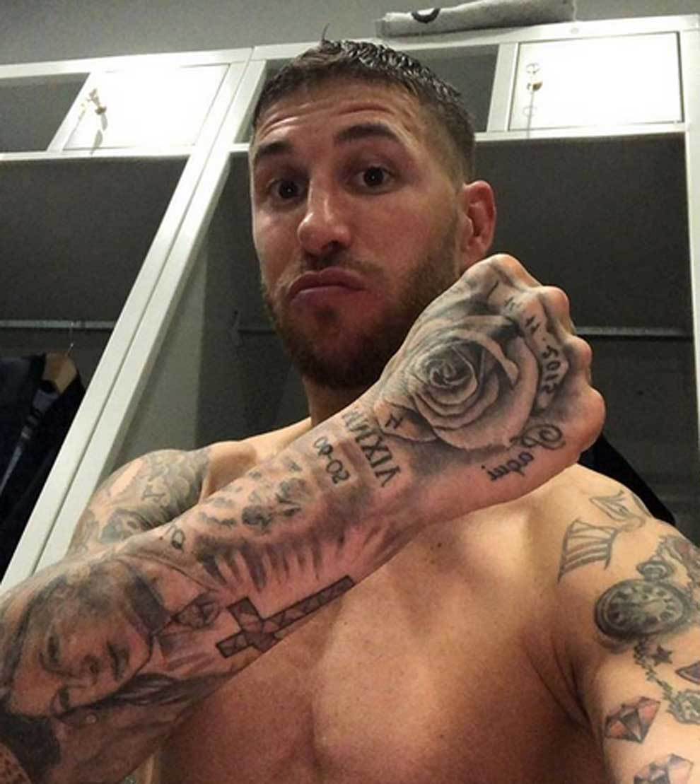 Sergio Ramos posando en los vestuarios de Allianz Arena tras el...