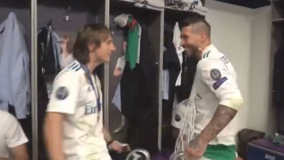 As� fue la espectacular celebraci�n del Madrid en el vestuario: bailecito del uy, uy, uy entre Ramos y Modric