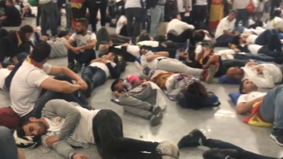 Colapso en Kiev: m�s de dos horas de retraso en los vuelos de vuelta