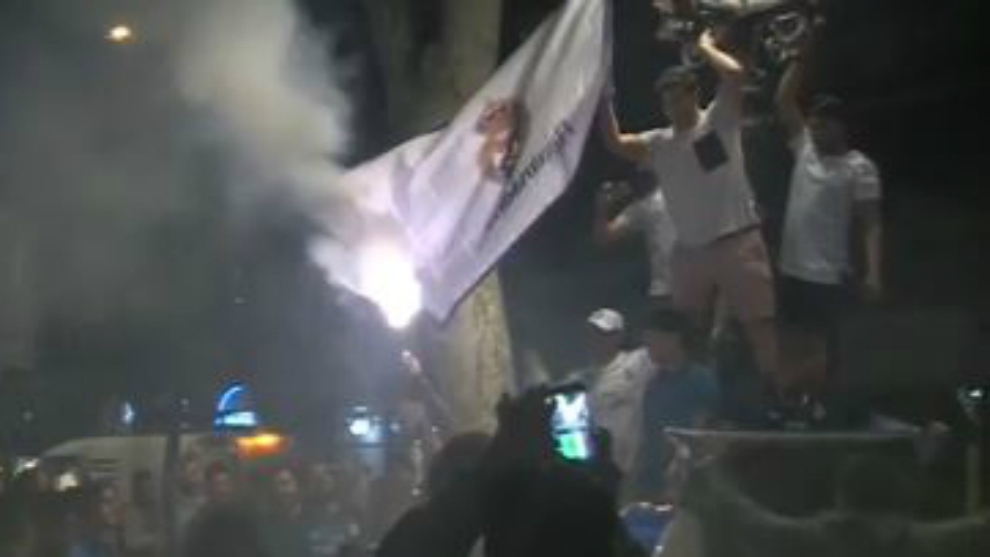 Los madridistas de Barcelona celebraron la 13 en Canaletas