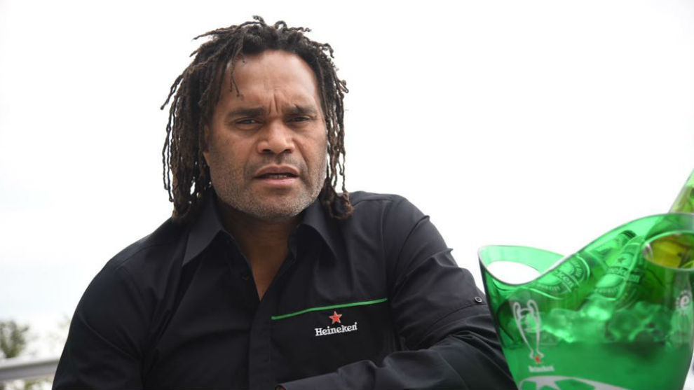 Karembeu, embajador de Heineken, atiende a MARCA en Atenas.