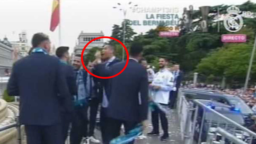 El extra�o c�ntico de Cristiano en Cibeles: Reyes de Europa... �los que se dopan?