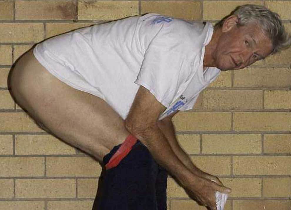 Andrew Douglas Macinthosh, el famoso "Poo Jogger", cazado in fraganti...