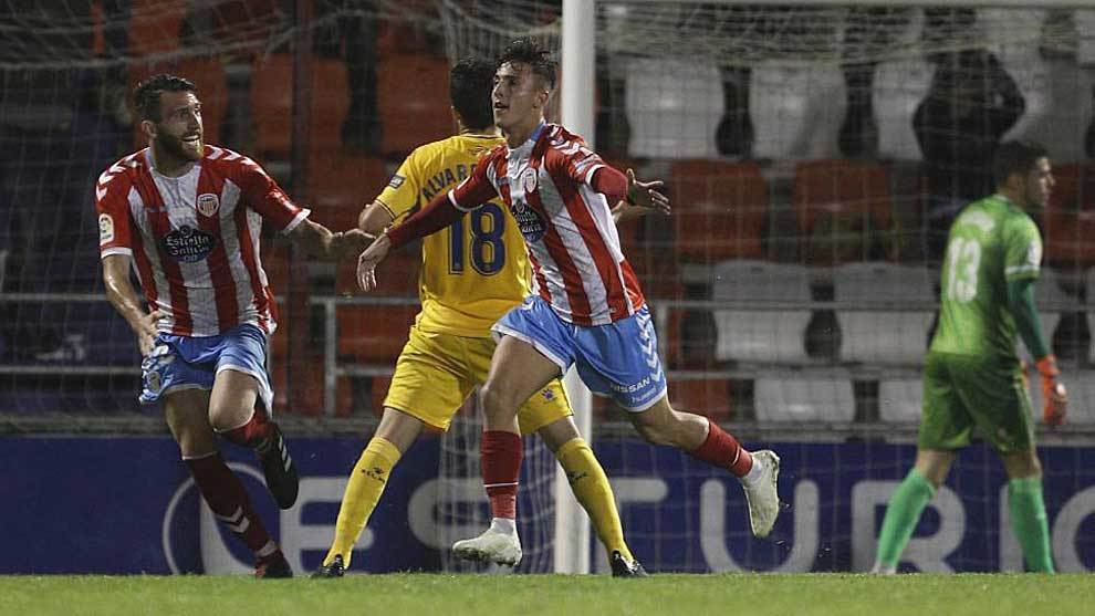 Escriche corre para celebrar el gol que la clasificaci�n al Lugo