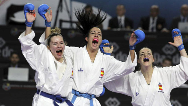 Cristina Ferrer, Cristina Vizca�no y Laura Palacio celebran el bronce...