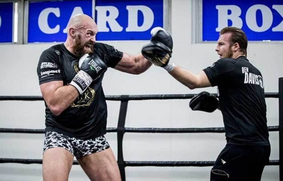 Tyson Fury entren�ndose para pelear contra Deontay Wilder