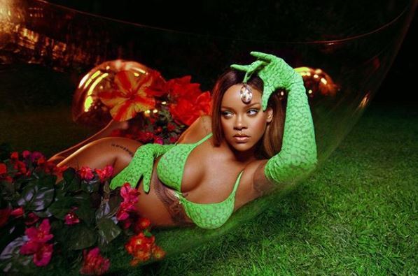 Lifestyle: Rihanna poses in sexy lingerie as she promotes her new  collection - Foto 8 de 10