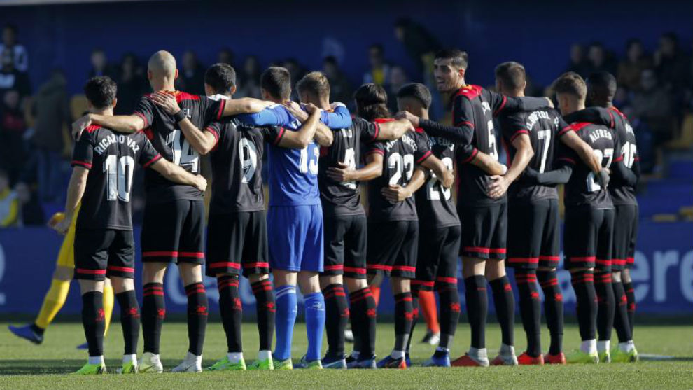 Los jugadores del Reus antes del partido ante el Alcorc�n.