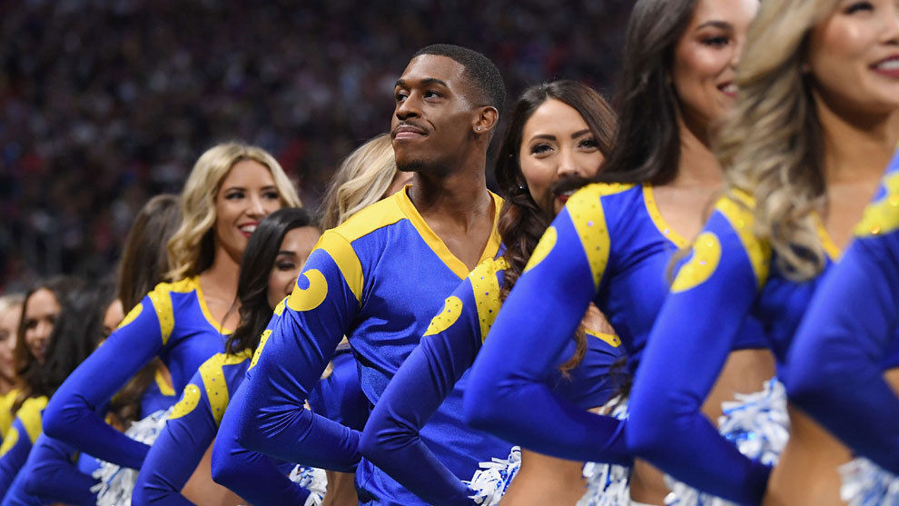 Quinton Peron, cheerleader de los Rams