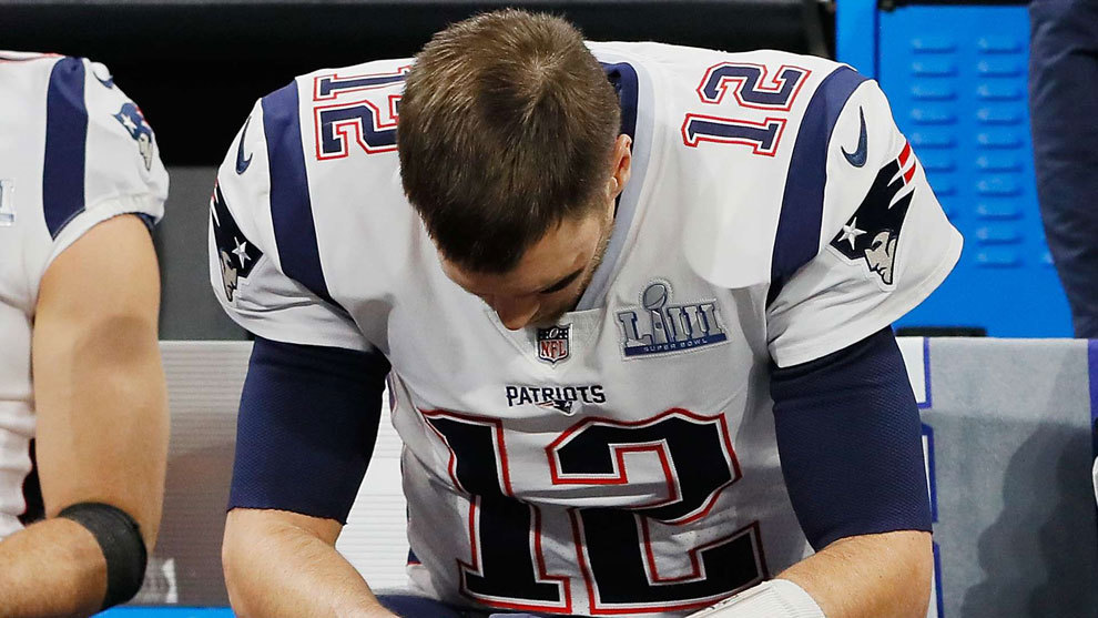 Brady se lamenta tras fallar en su primer pase