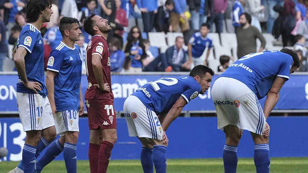 La imagen de desolaci�n de los jugadores de ambos equipos lo dice...
