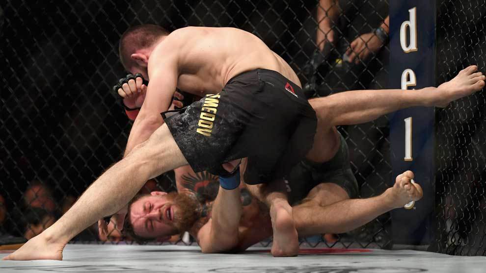 Khabib Nurmagomedov gan� por sumisi�n a Conor McGregor el 6 de...