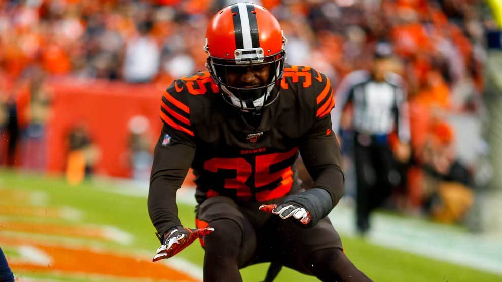 Jermaine Whitehead jugando con los Cleveland Browns