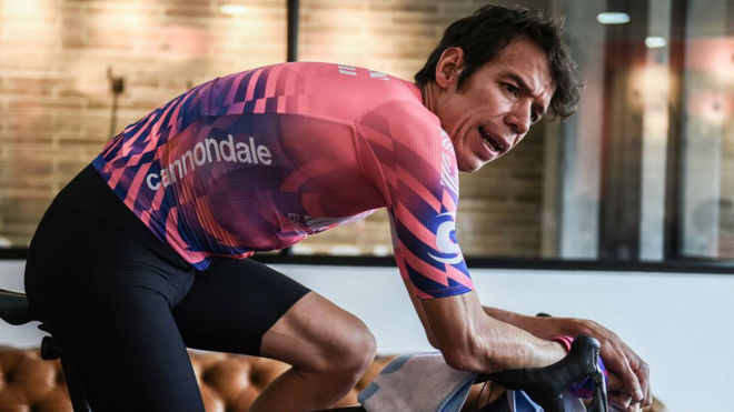 Ur�n entrena en su casa.