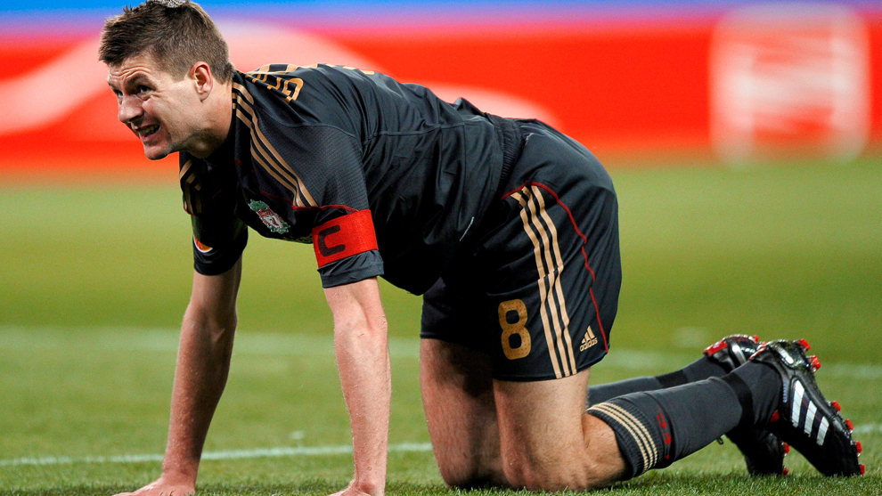 Steven Gerrard jugando con el Liverpool