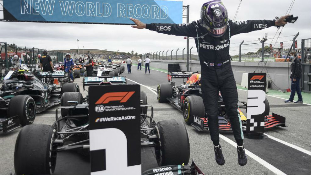 Hamilton celebra su victoria 92 en el circuito de Portugal.