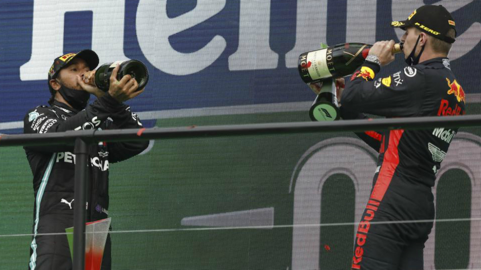 Hamilton y Verstappen, en el podio del GP de Portugal.
