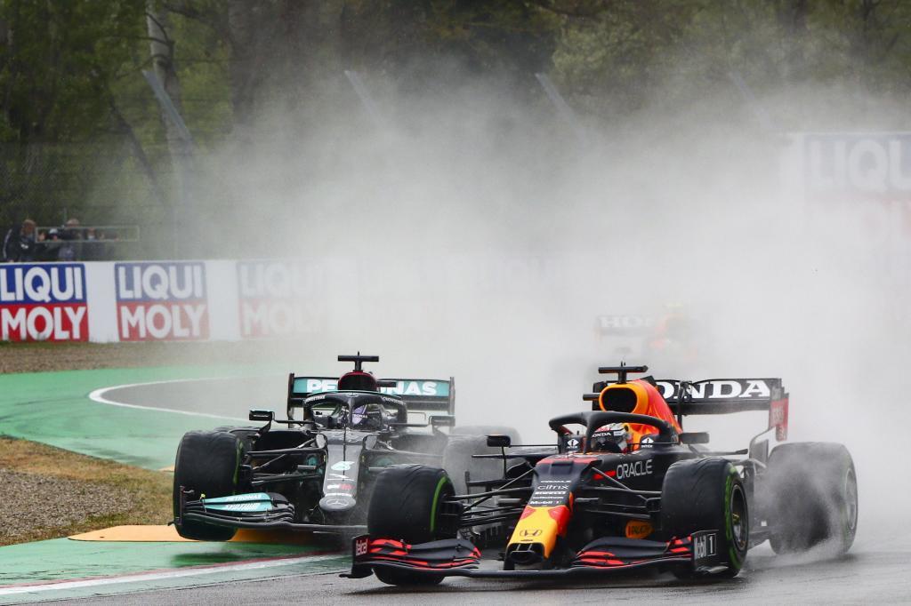 Hamilton y Verstappen, en Imola.