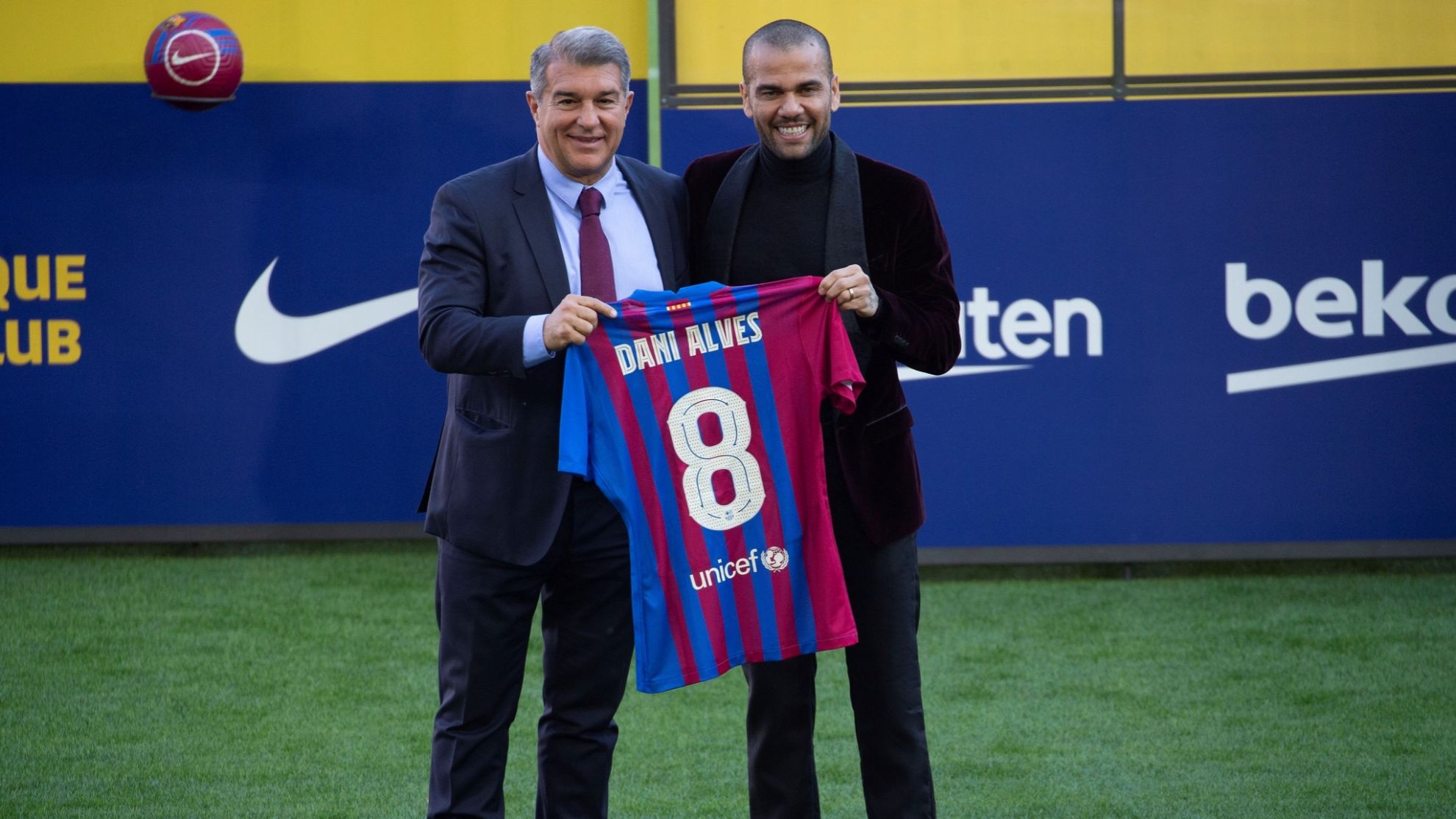 Barcelona: Dani Alves: I'm here to fight, I'm not here to pass