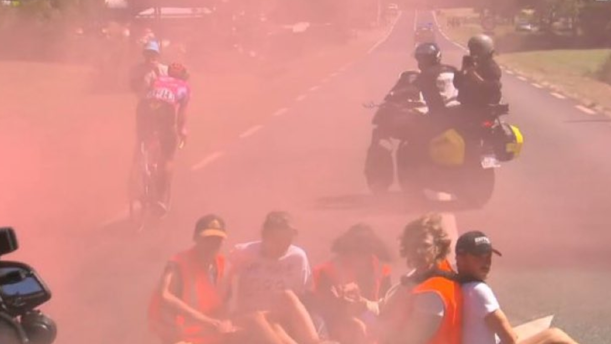 Tour de France chaos: Roland Garros protesters