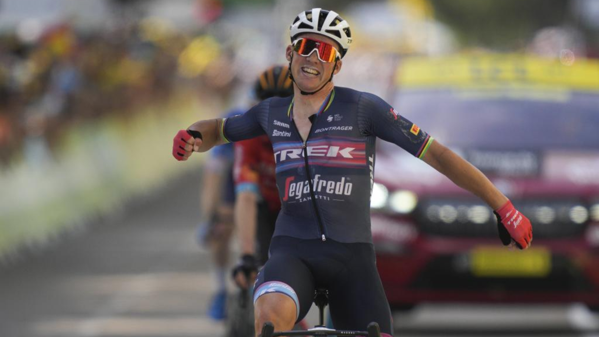 Mads Pedersen, celebrando el triunfo