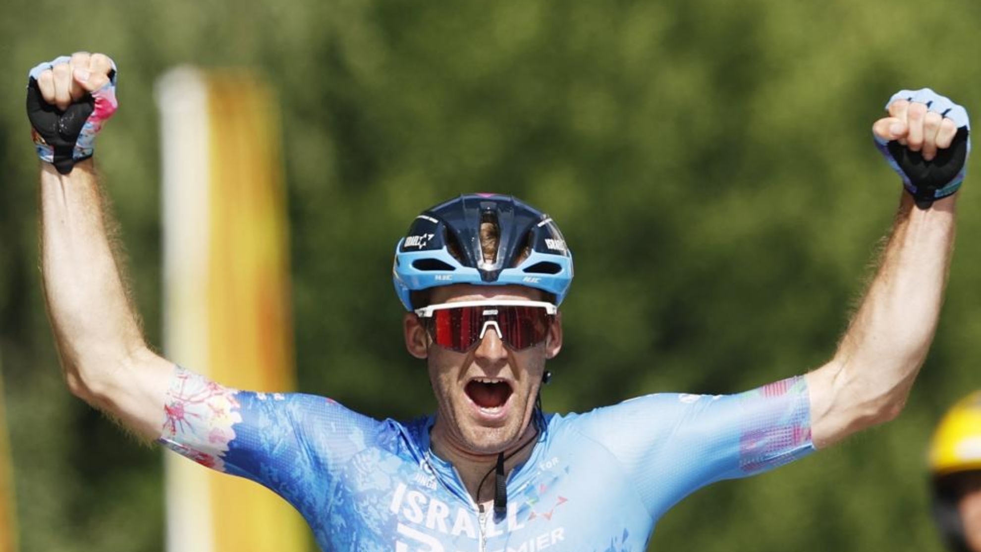 Tour de France Stage 16: Houle takes victory as Vingegaard holds off Pogacar attack