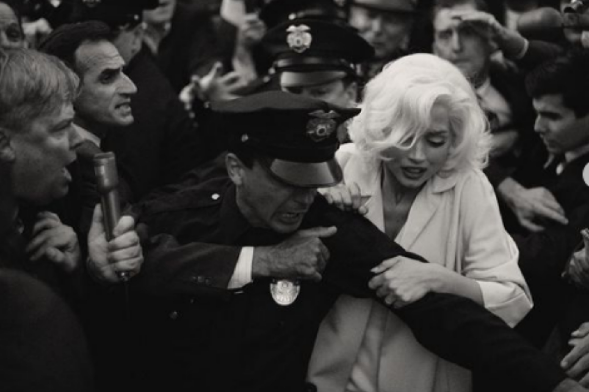 Ana de Armas causes quite a stir as she returns to Cuba