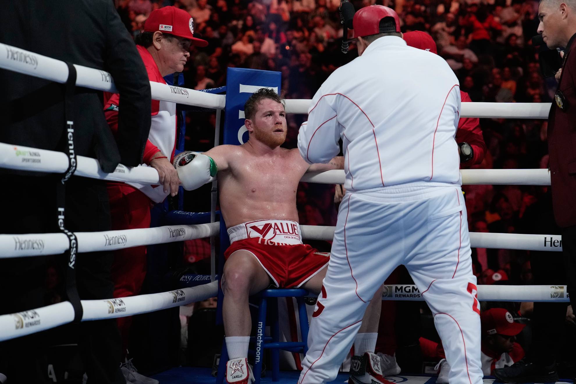 Canelo/AP