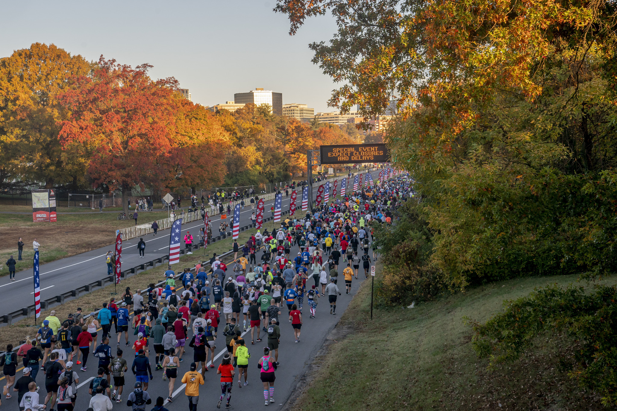 Runners begin the 47th Marine Corps in Rosslyn, Va.