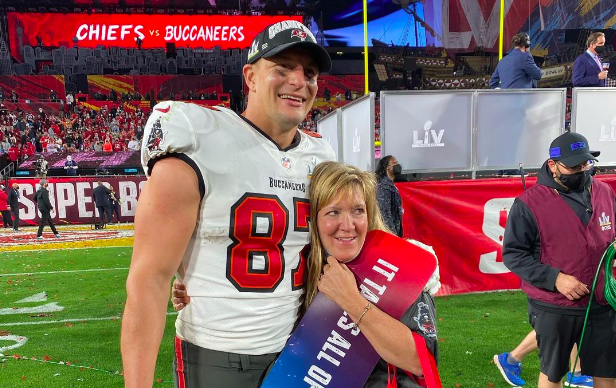 Rob Gronkowski reveals to Jimmy Fallon how partying helped him become a better player