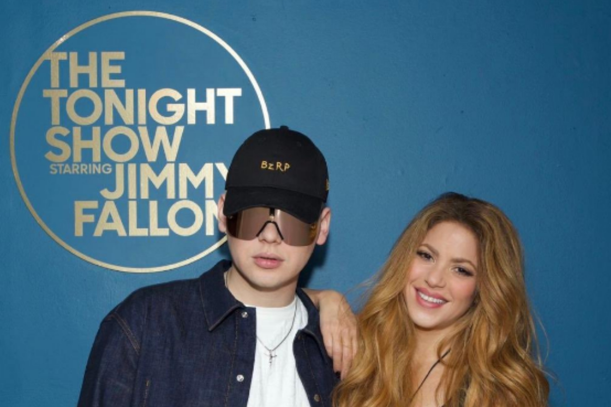 Shakira opens up to Jimmy Fallon about her difficult year and performs flawlessly