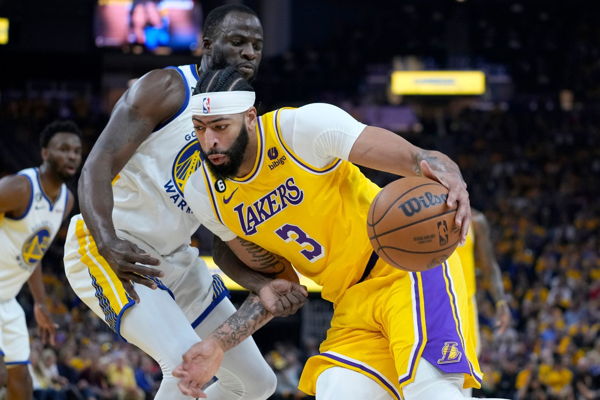 Lakers visit Warriors at Chase Center